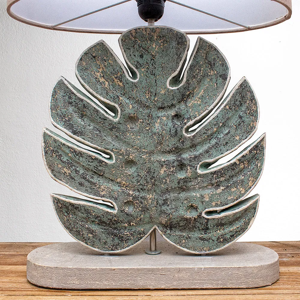 Carved Table Lamp "Banyu"