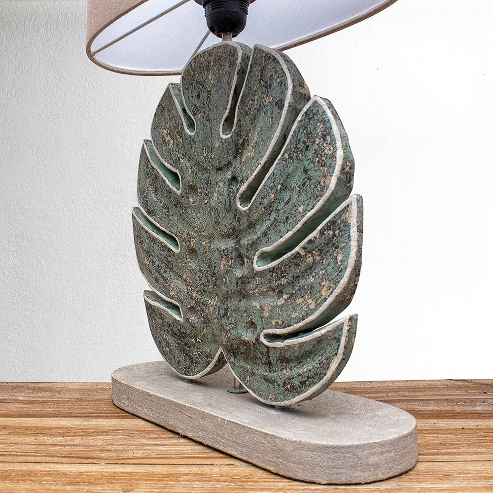 Carved Table Lamp "Banyu"