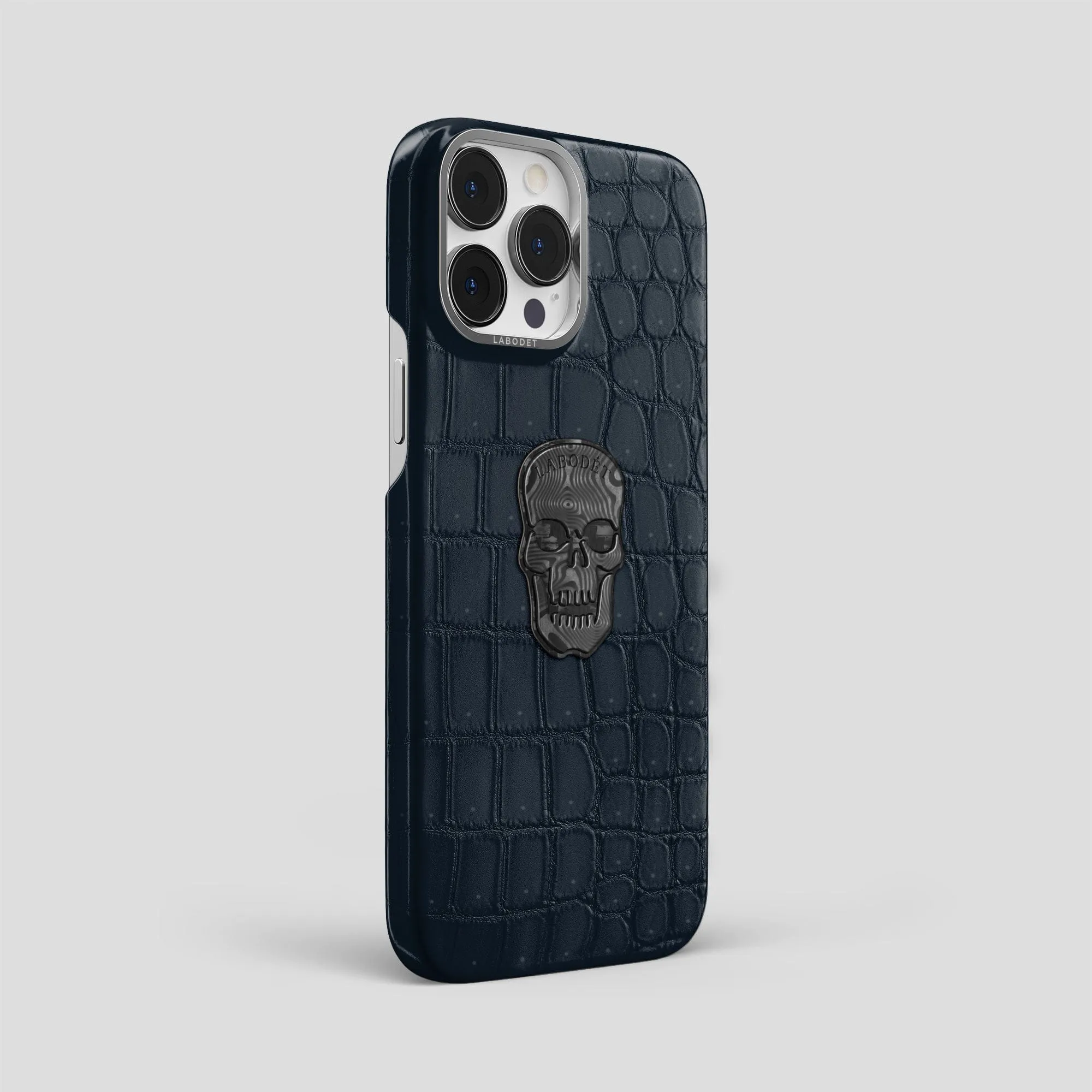 Classic Case With Carbon Skull For iPhone 14 Pro Max In Porosus Crocodile