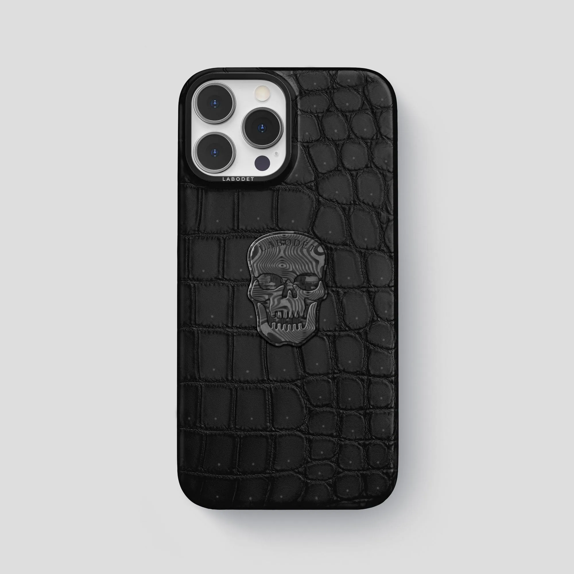 Classic Case With Carbon Skull For iPhone 14 Pro Max In Porosus Crocodile