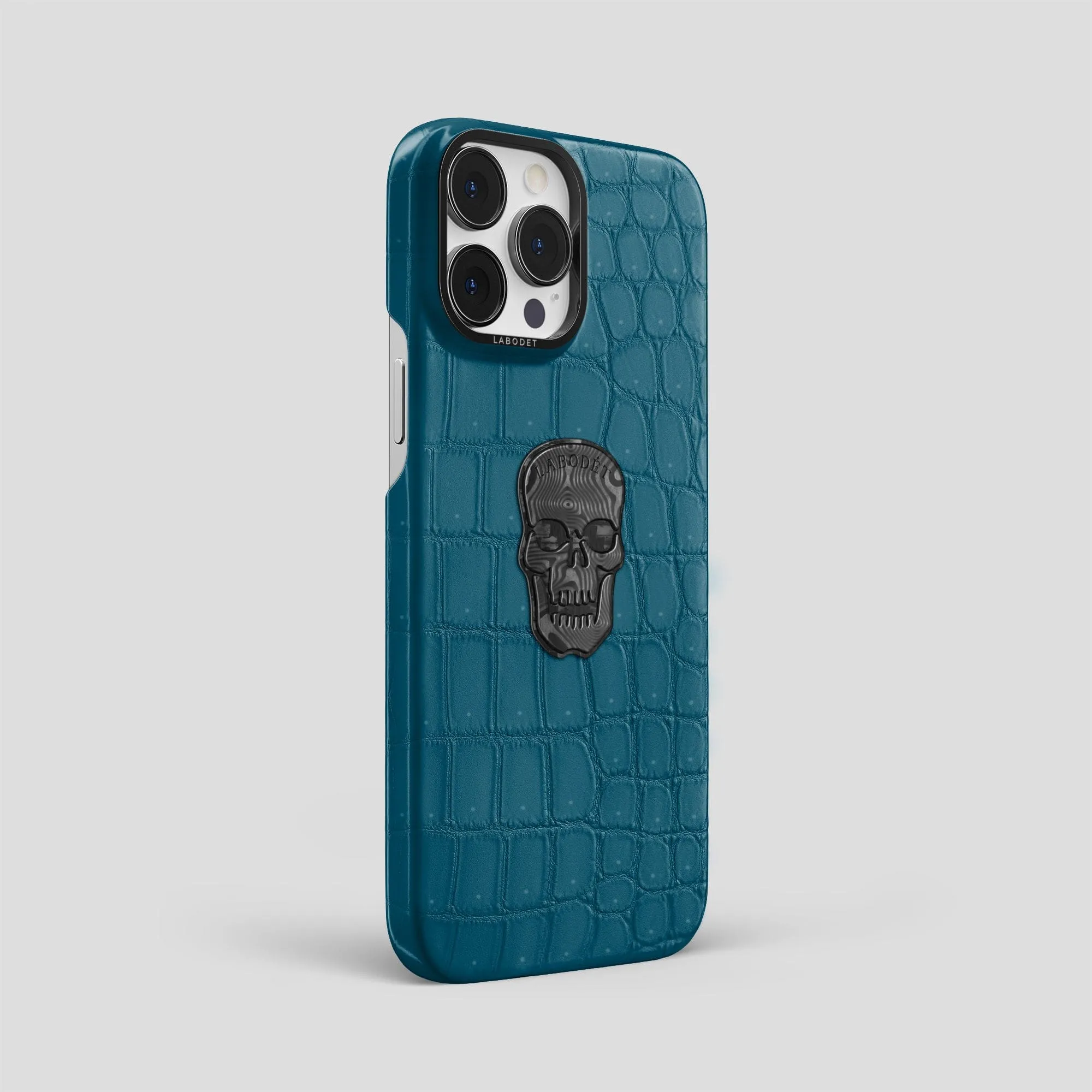 Classic Case With Carbon Skull For iPhone 14 Pro Max In Porosus Crocodile