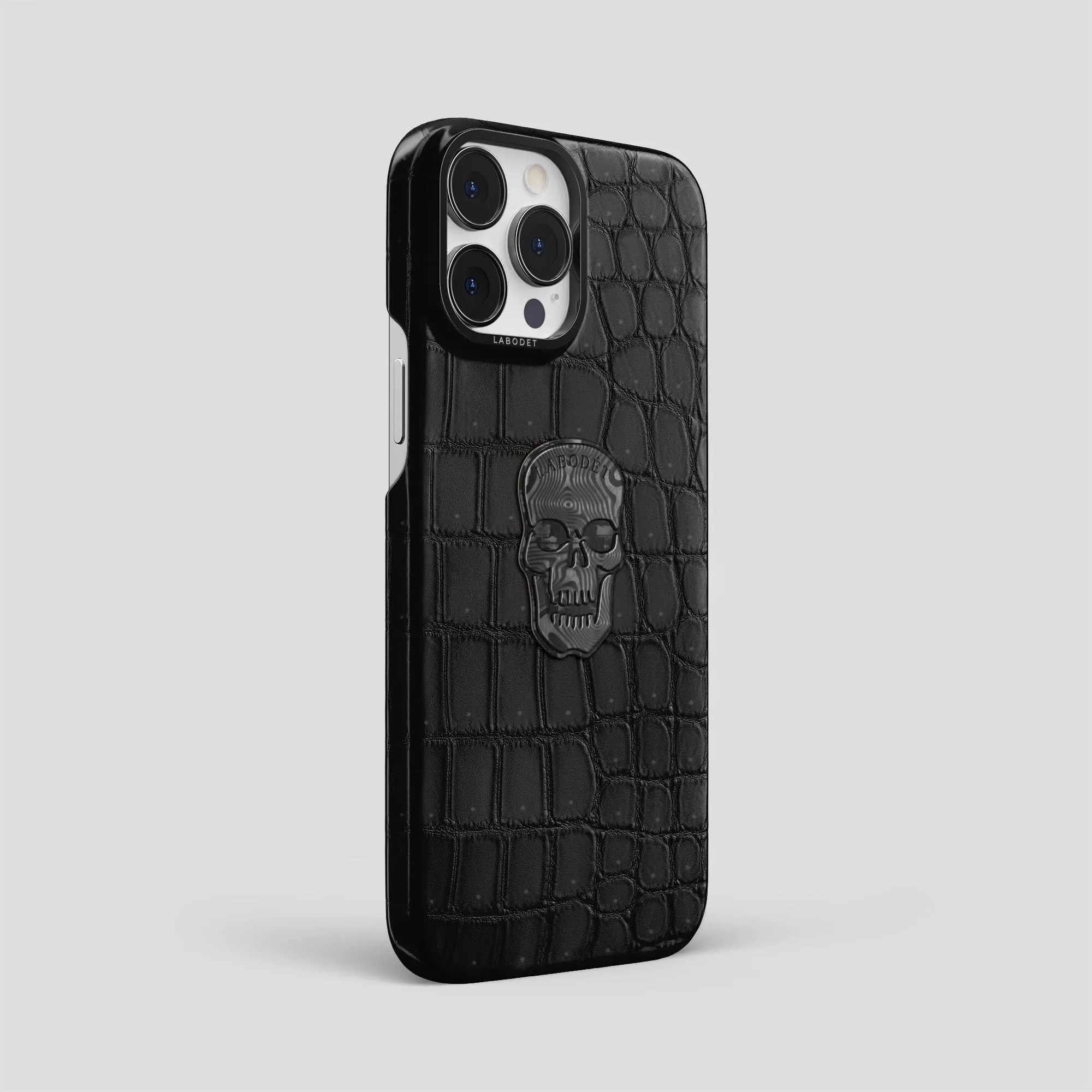 Classic Case With Carbon Skull For iPhone 14 Pro Max In Porosus Crocodile