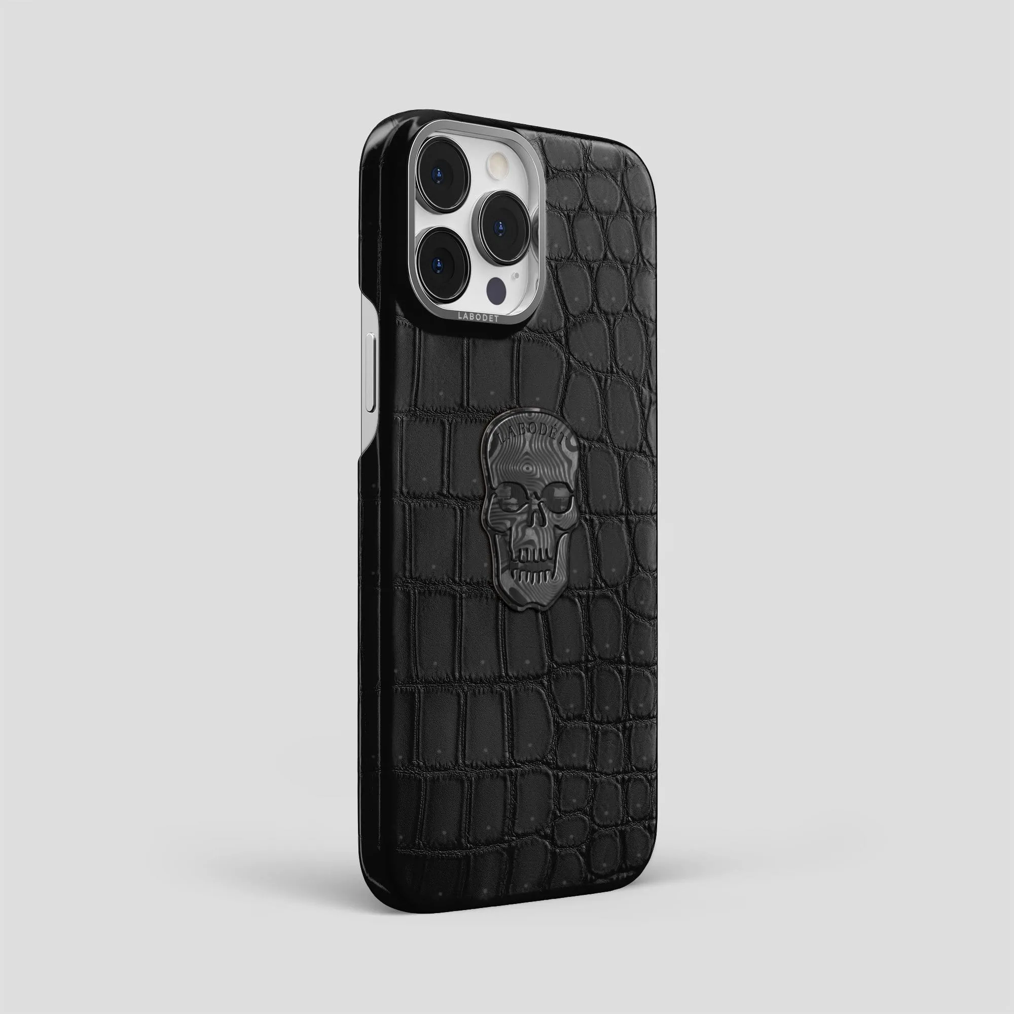 Classic Case With Carbon Skull For iPhone 14 Pro Max In Porosus Crocodile