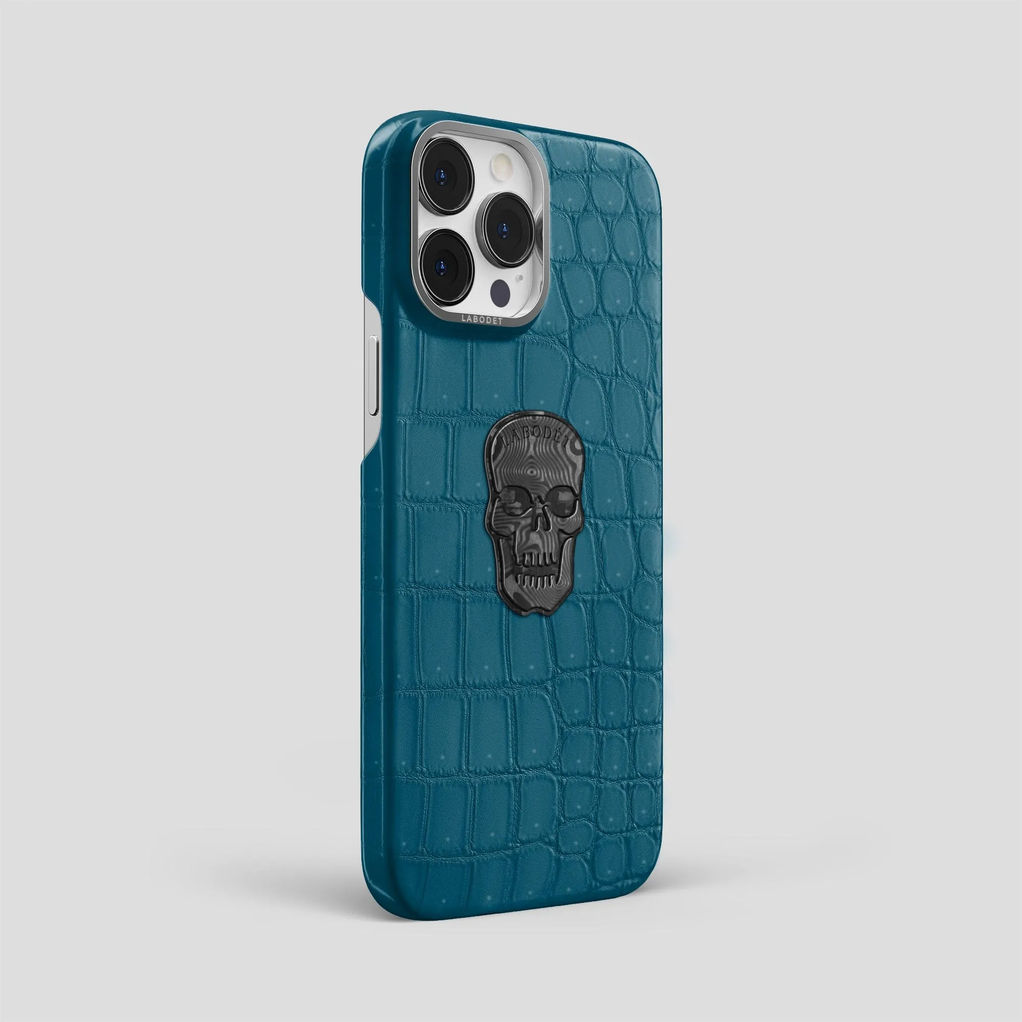 Classic Case With Carbon Skull For iPhone 14 Pro Max In Porosus Crocodile
