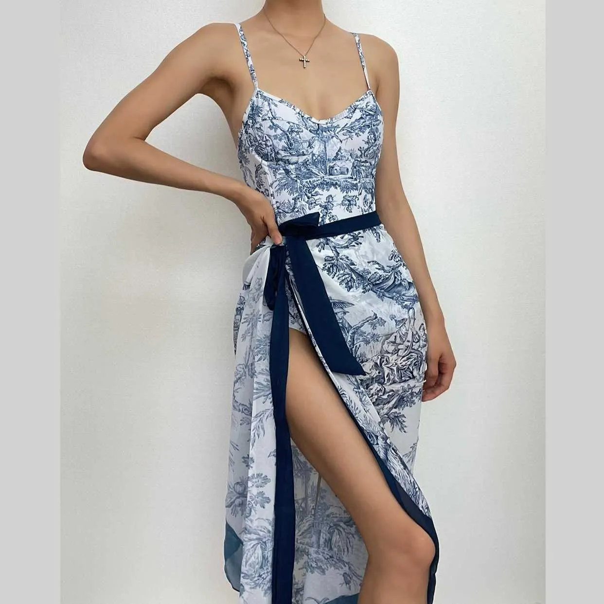 Contrast print v neck backless cami one piece swimwear with beach skirt