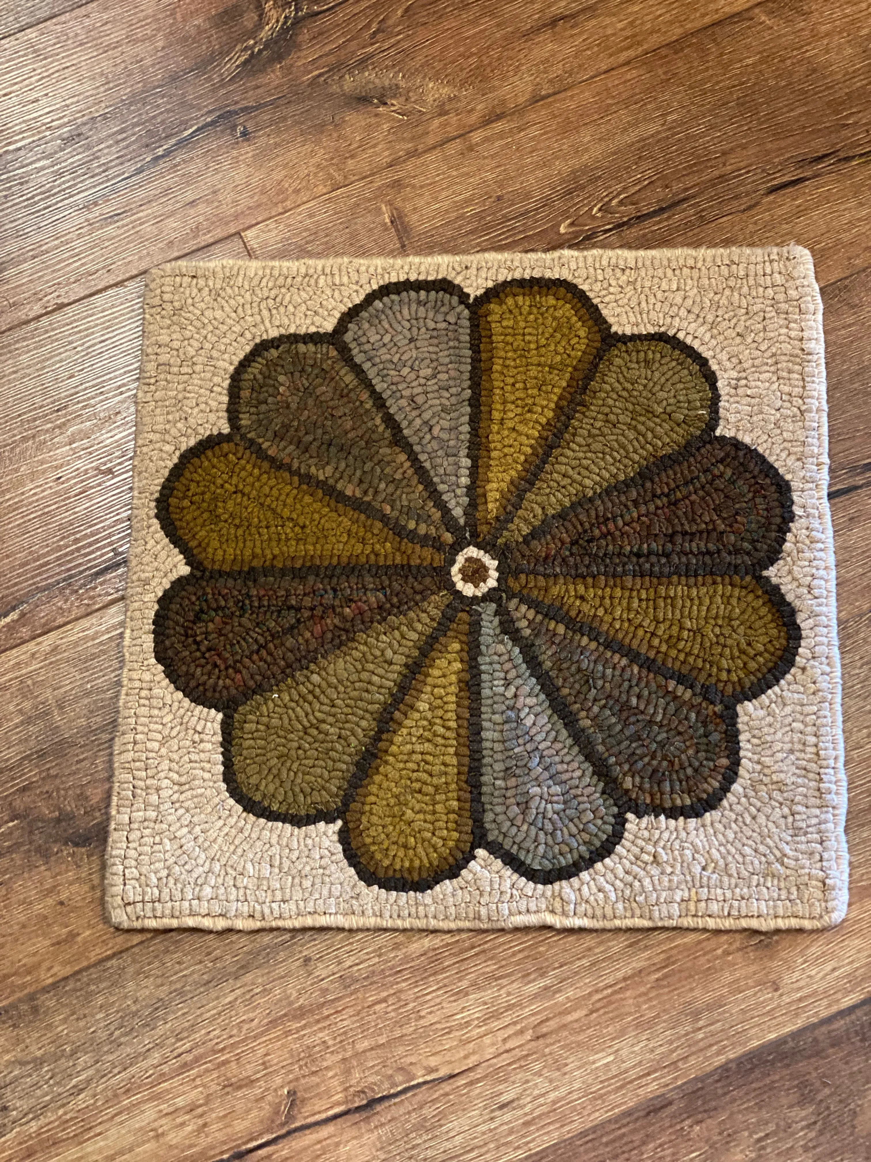 Hooked Rug Window R264