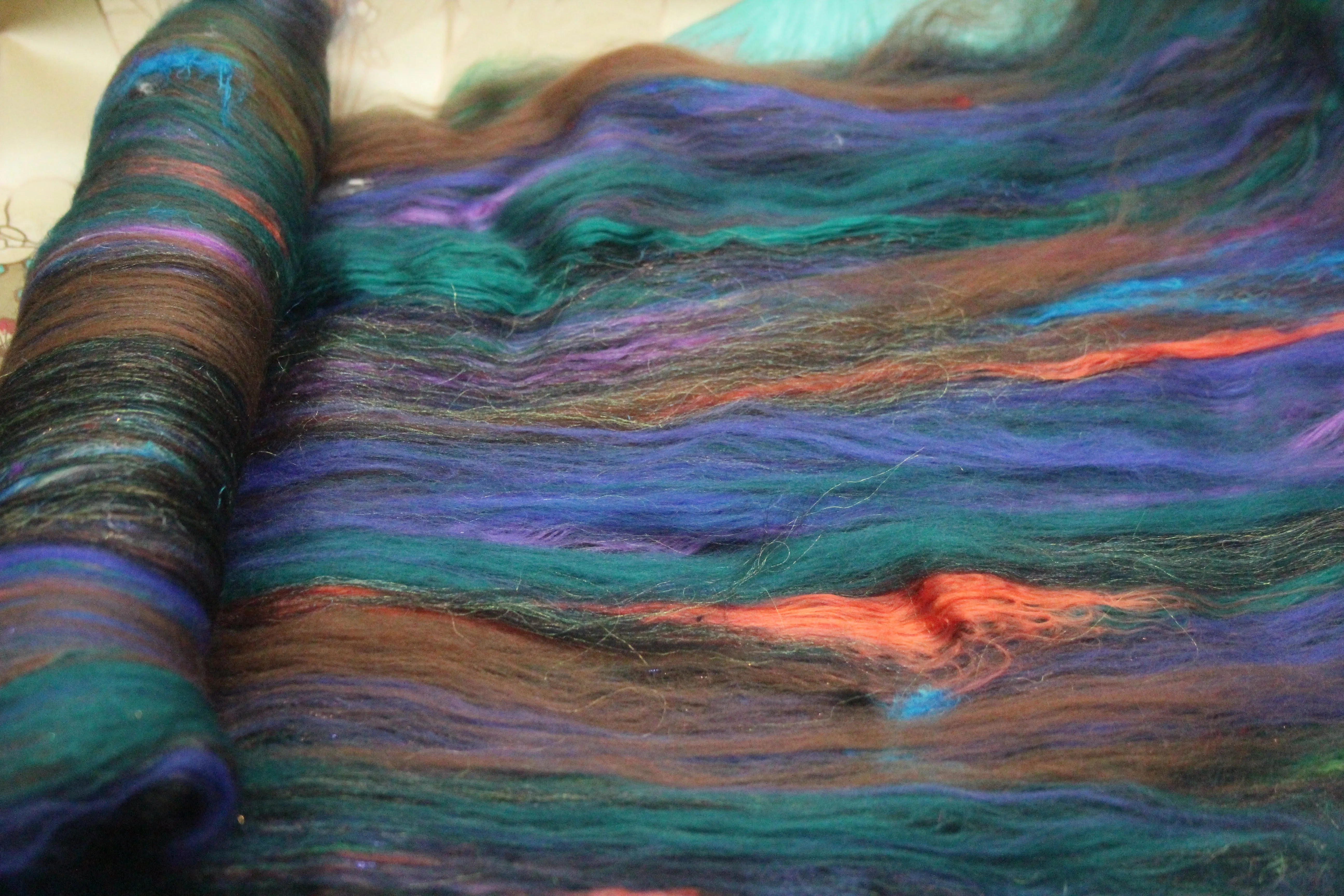 Merino Art Batt  - Black Brown Ultra-violet Green - 83 grams 2.9 oz - Wool for felting, spinning and weaving
