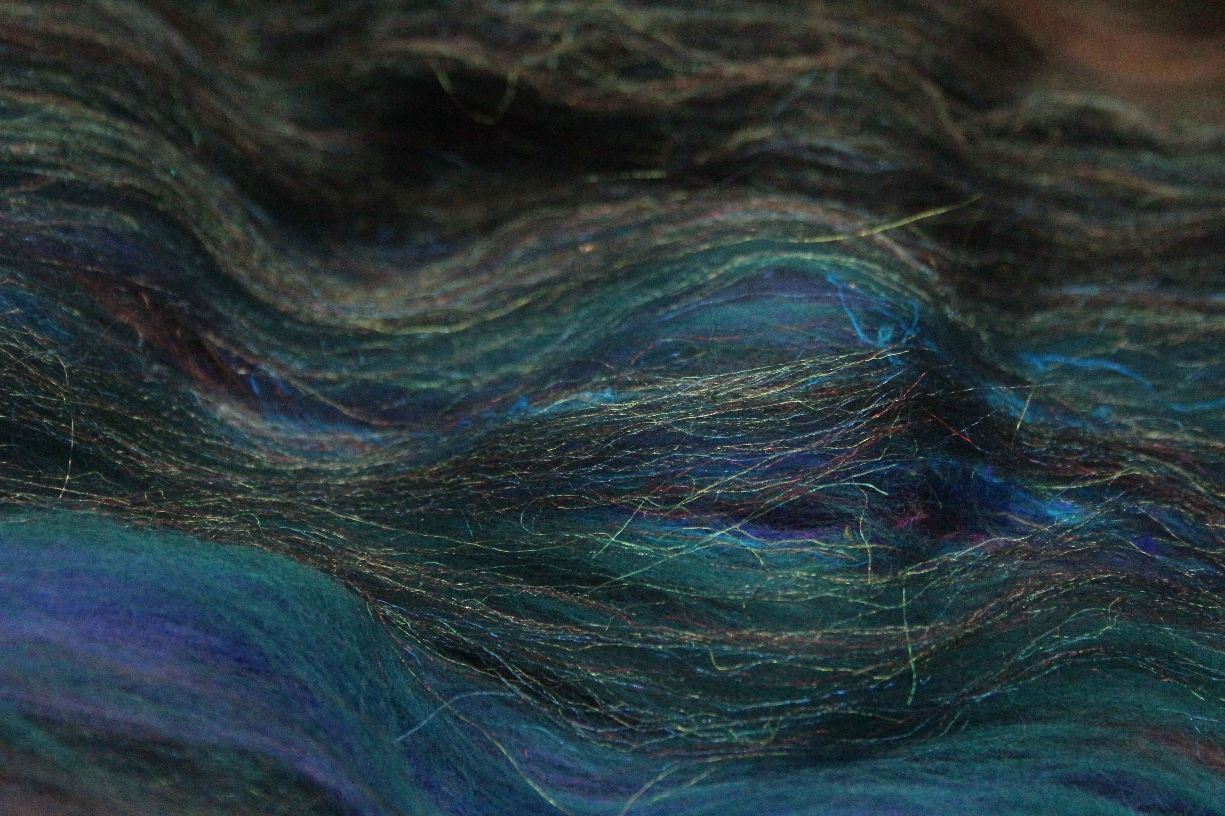 Merino Art Batt  - Black Brown Ultra-violet Green - 83 grams 2.9 oz - Wool for felting, spinning and weaving