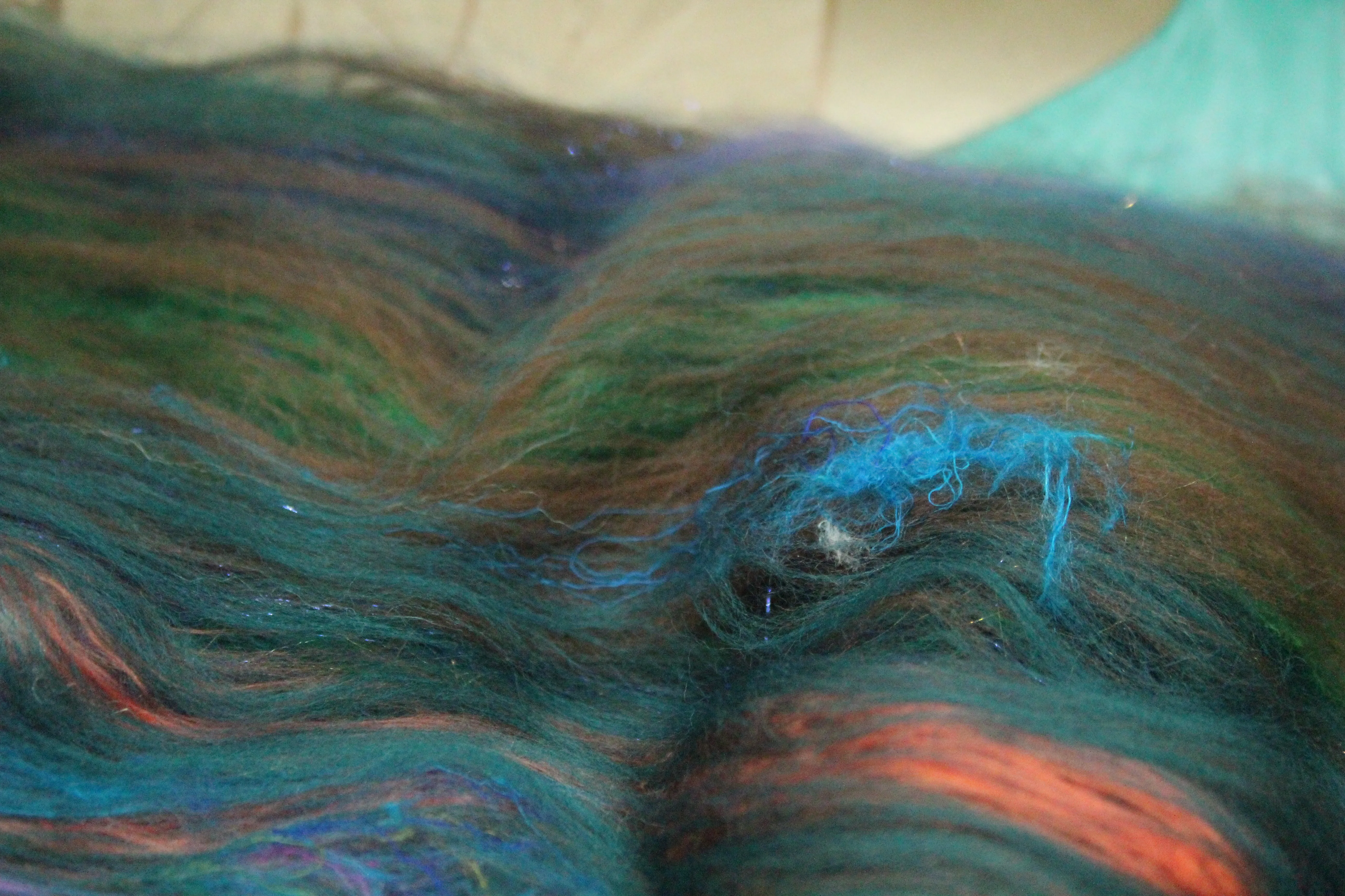 Merino Art Batt  - Black Brown Ultra-violet Green - 83 grams 2.9 oz - Wool for felting, spinning and weaving