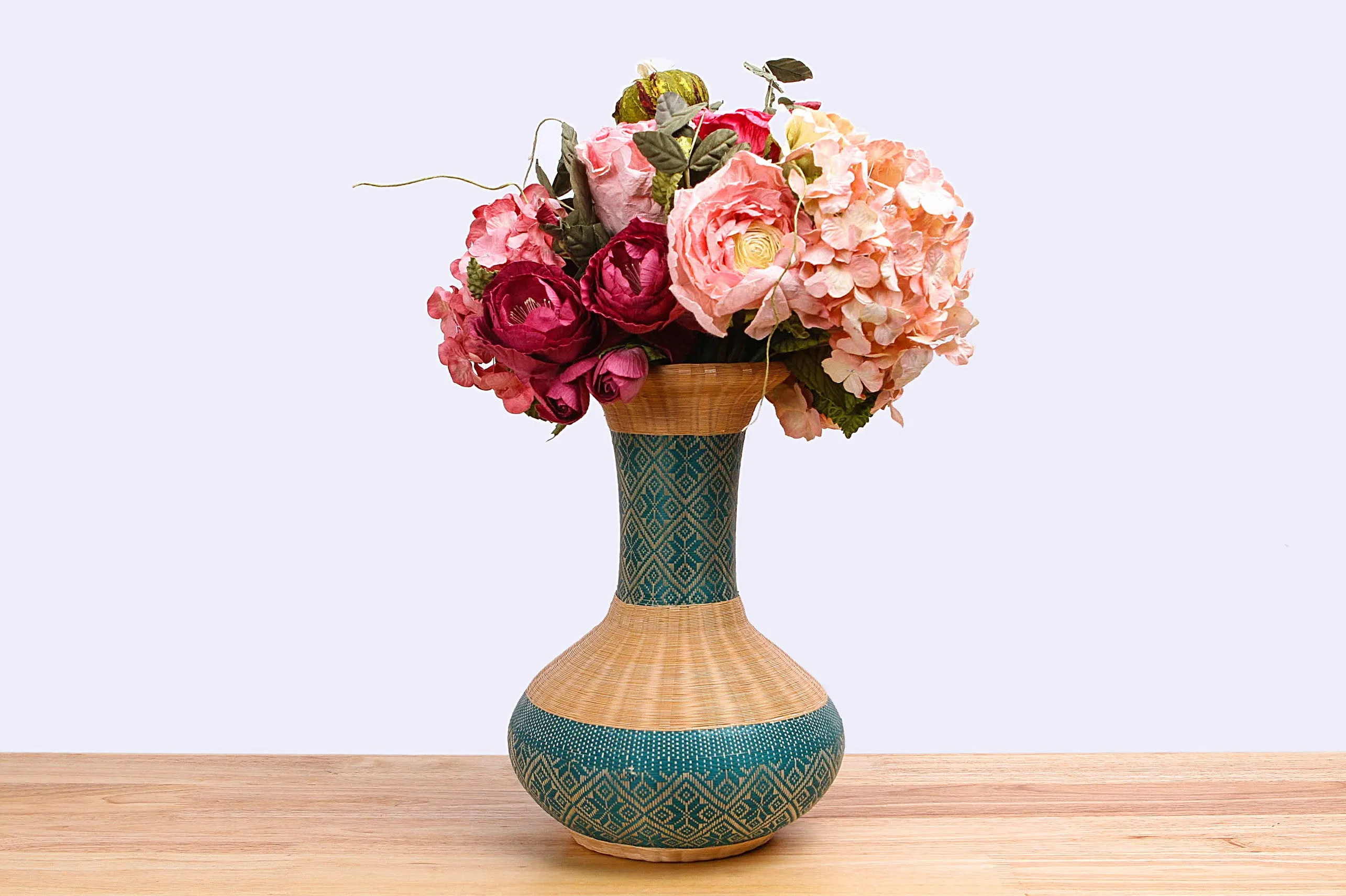 Moot Jak Sarn - Bamboo wicker vase ceramic (Green)