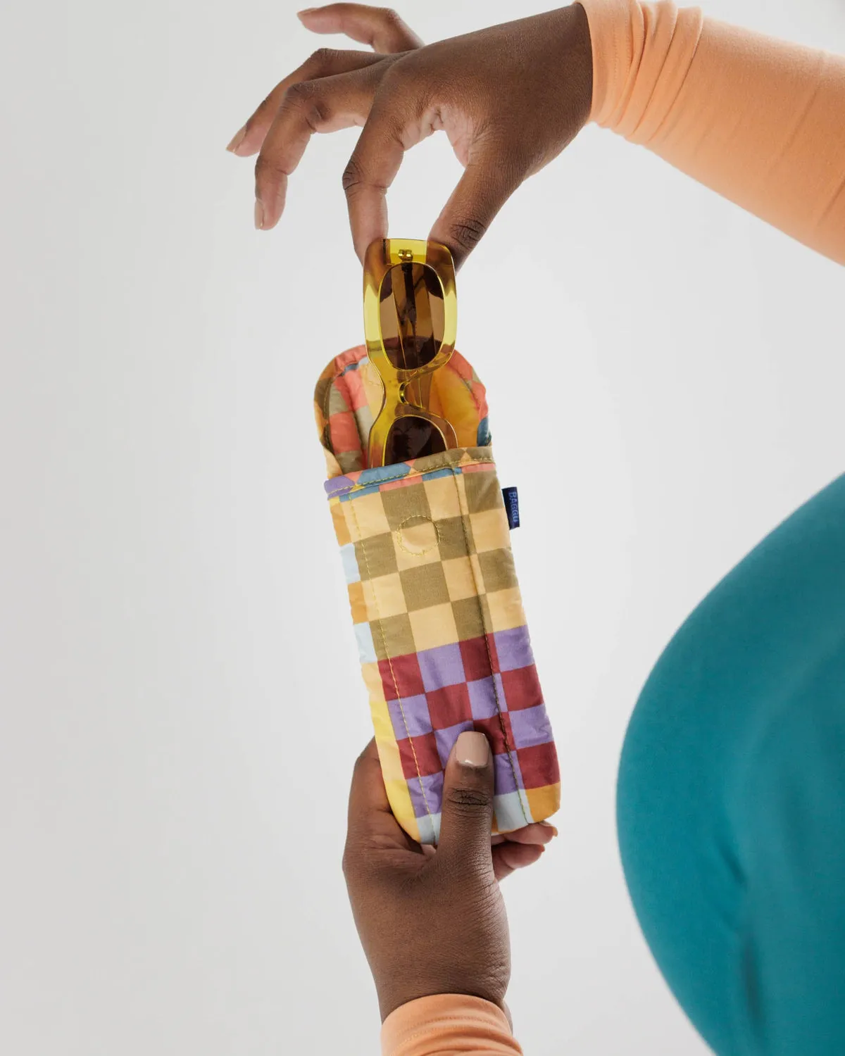Puffy Glasses Sleeve - Medium Check Multi