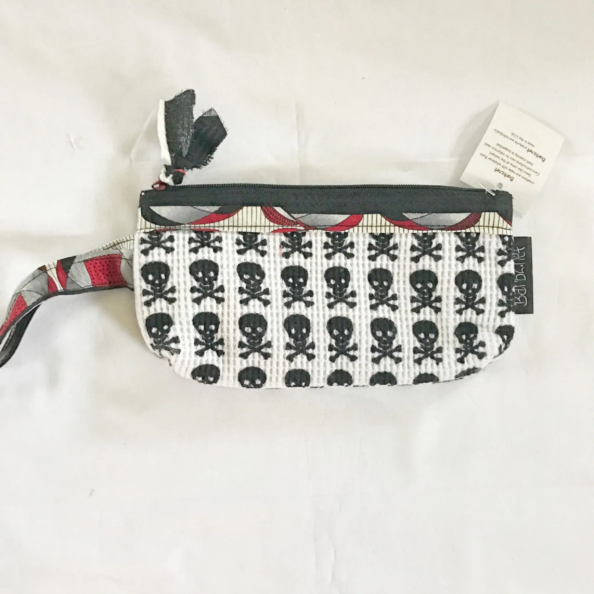 Skull Glasses Case - Spec Alert - Barbz.net
