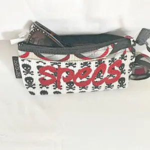 Skull Glasses Case - Spec Alert - Barbz.net