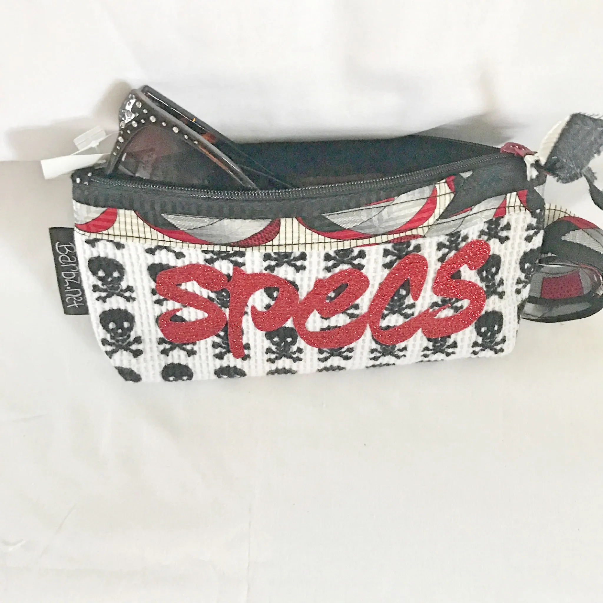 Skull Glasses Case - Spec Alert - Barbz.net