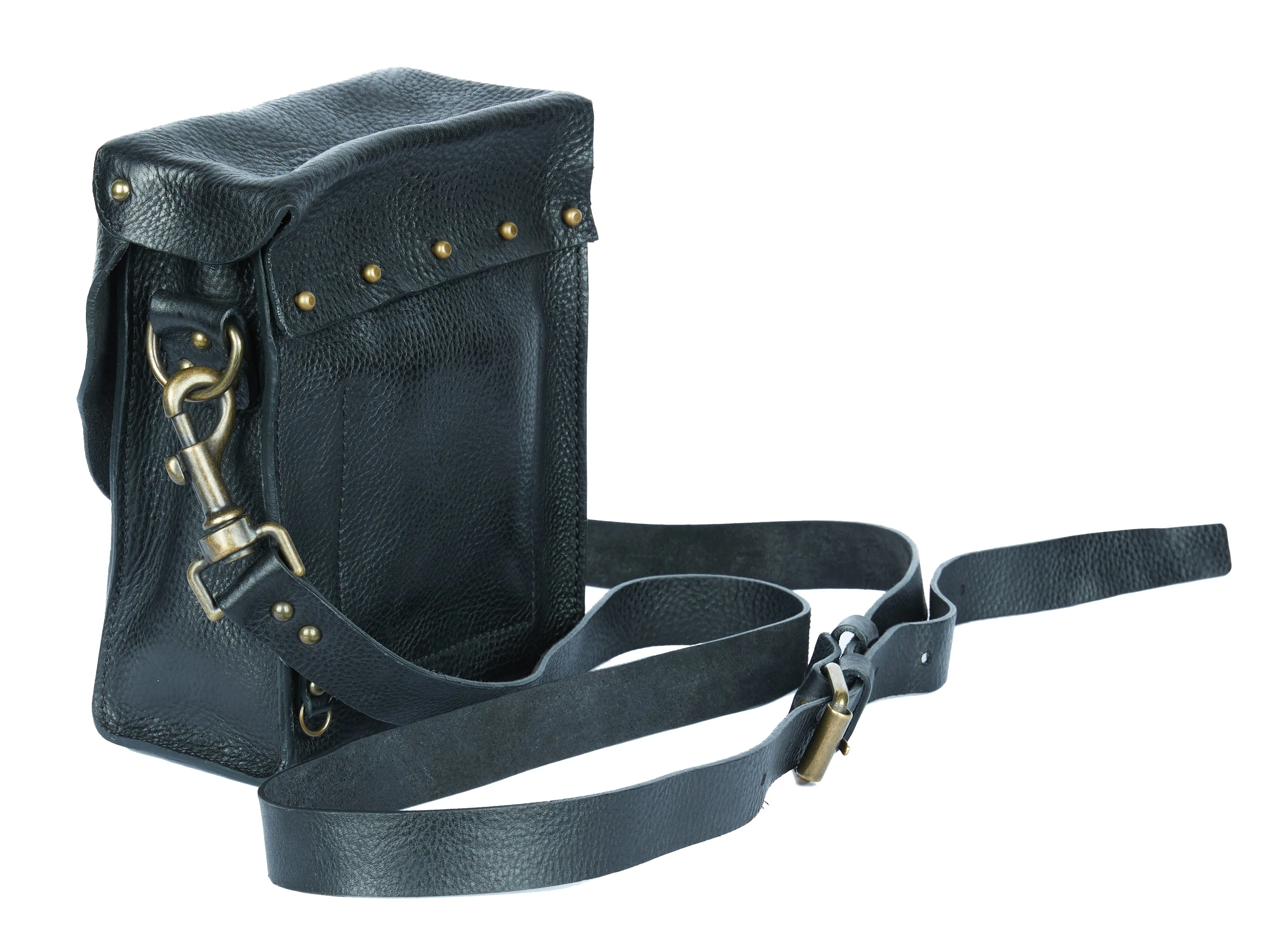 STRAPED LEATHER CAMERA BAG