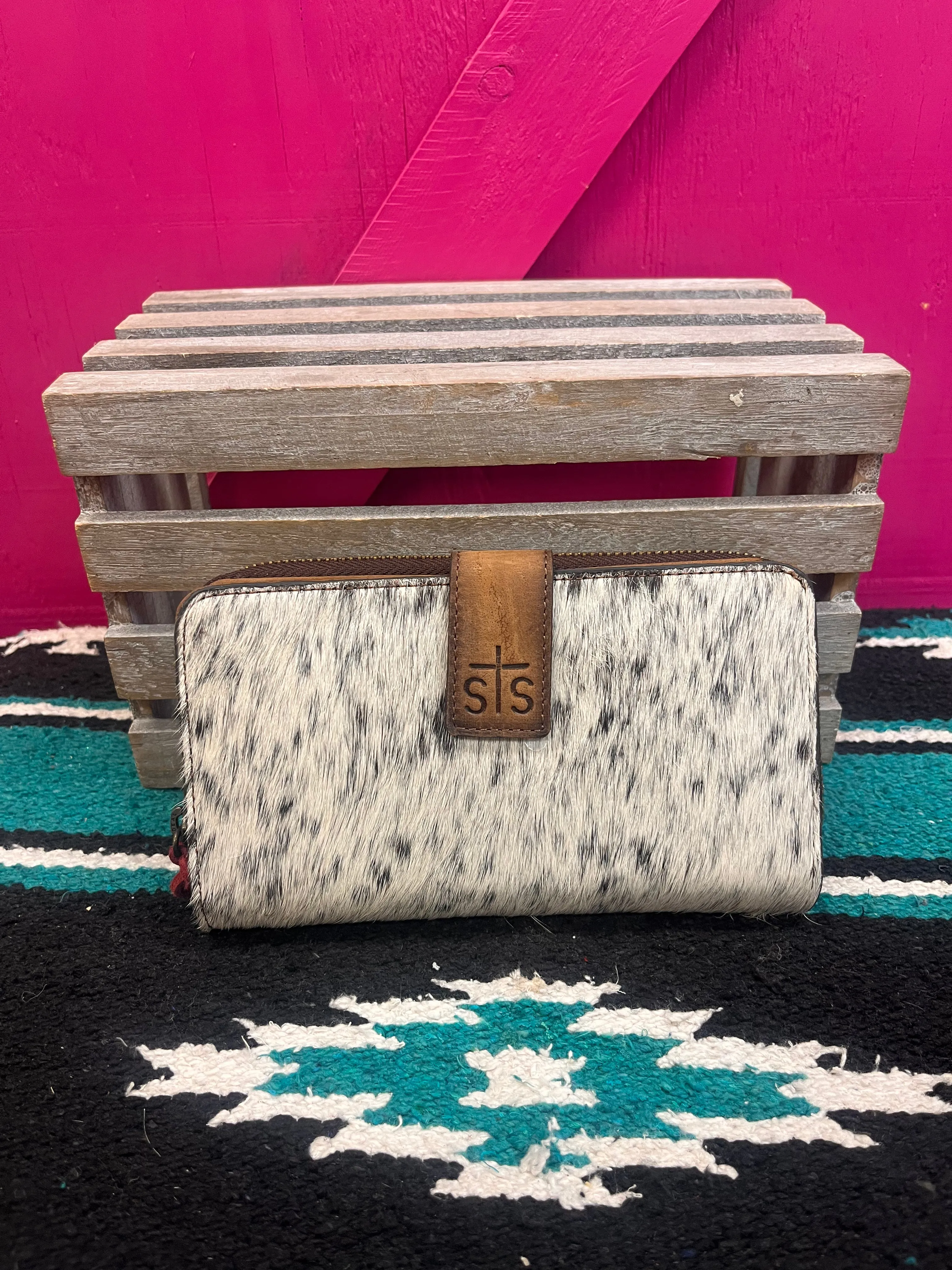 STS Ranchwear Women's Cowhide Hair-on Chelsea Leather Wallet Clutch STS60377